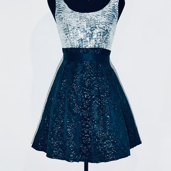 Kay Unger New York Cocktail Dress - Silver Sequin + Black - Picture 2 of 4